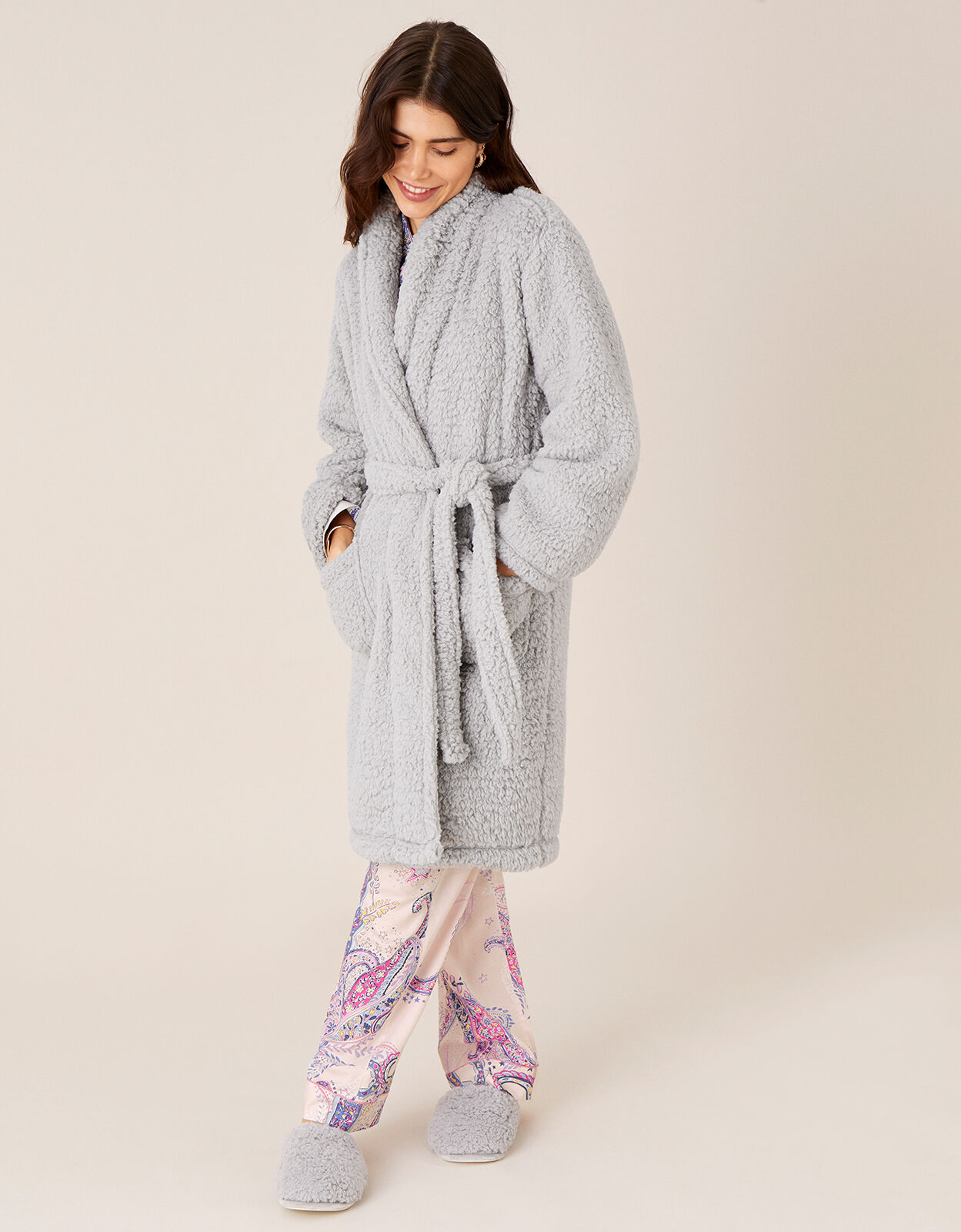Fluffy dressing gown